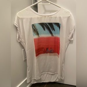 Fashion tee from Simon’s